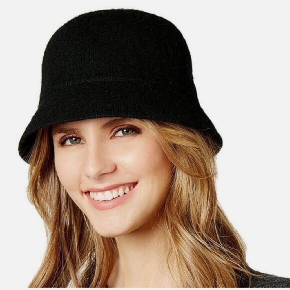 August Hats Crochet Classic Knit Metallic Chenille Cloche-One Size-Black-NWT